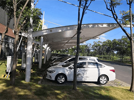 靈通展覽廠區(qū)停車(chē)棚 靈通展覽廠區(qū)停車(chē)棚