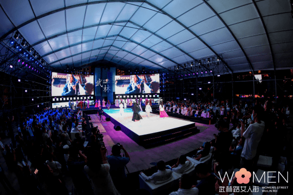 活動篷房內(nèi)活動現(xiàn)場 活動篷房內(nèi)活動現(xiàn)場